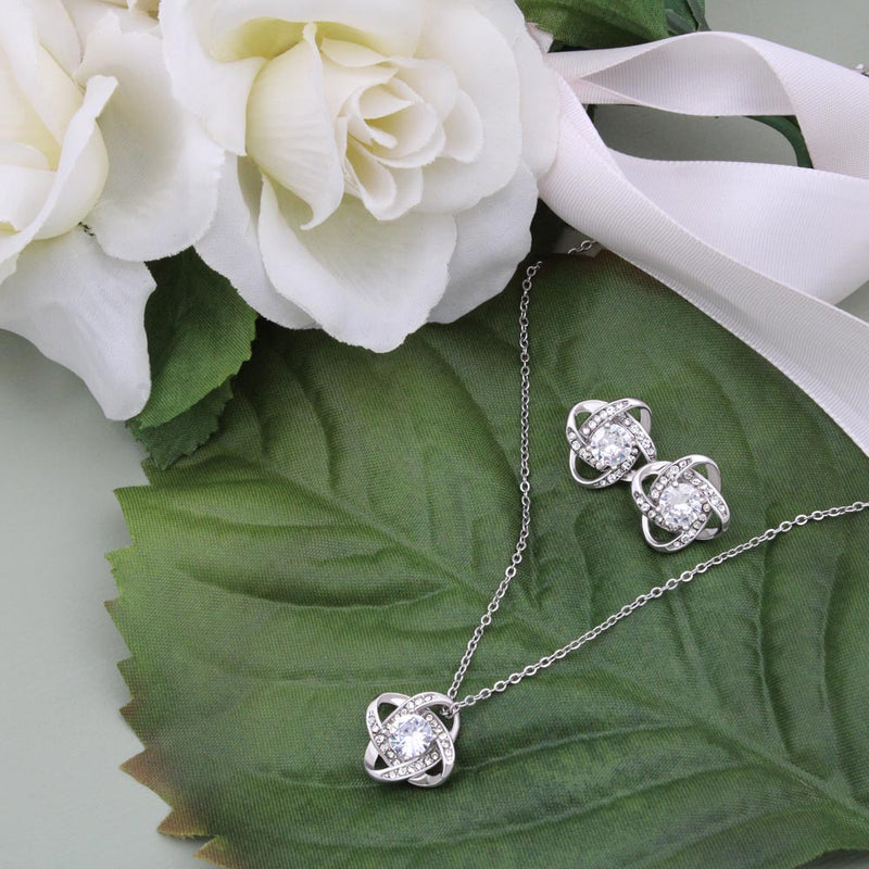 Symbolize Unbreakable Love with The Love Knot Necklace & Earring Set; A Perfect Gift for Mom! 🎁